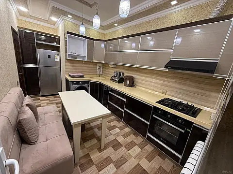 Satılır 2 otaqlı mənzil 87 m²