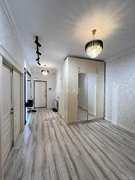 Satılır 3 otaqlı mənzil 145 m²
