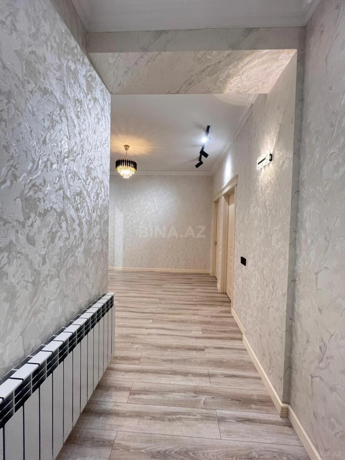 Satılır 3 otaqlı mənzil 145 m²