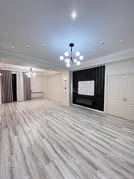 Satılır 3 otaqlı mənzil 145 m²