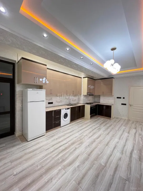 Satılır 3 otaqlı mənzil 145 m²
