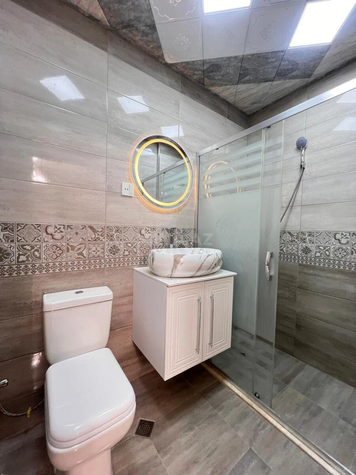 Satılır 3 otaqlı mənzil 145 m²