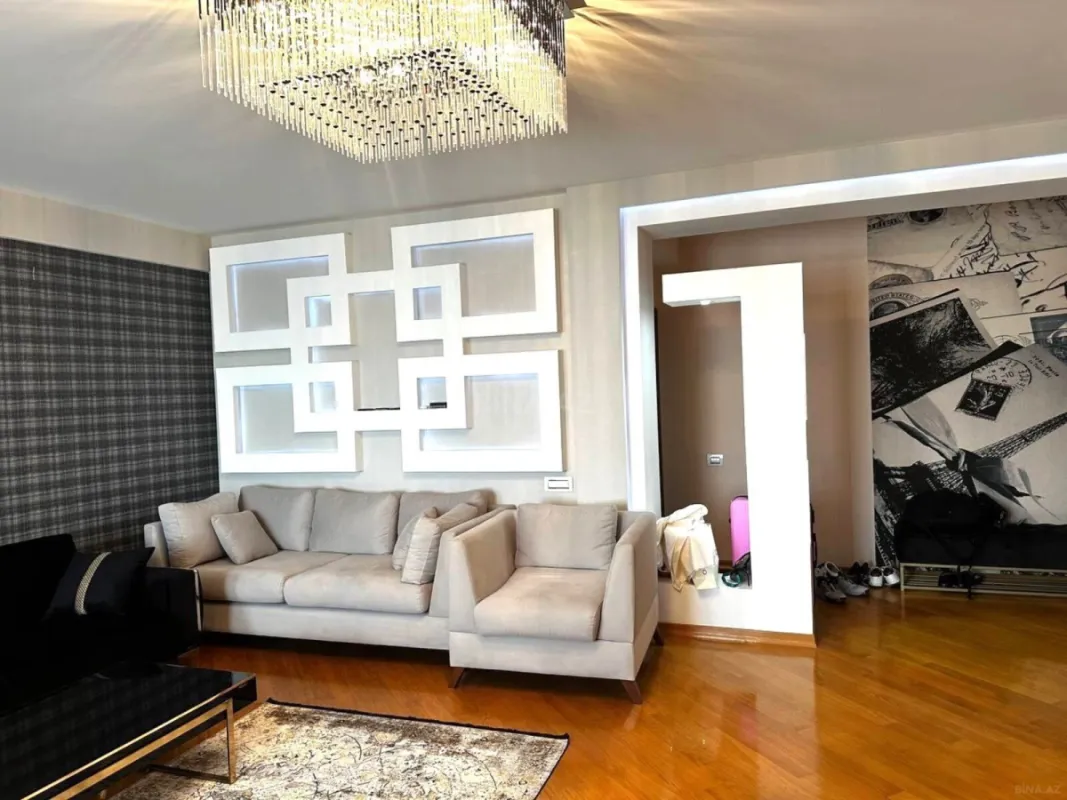 Satılır 2 otaqlı mənzil 106 m²