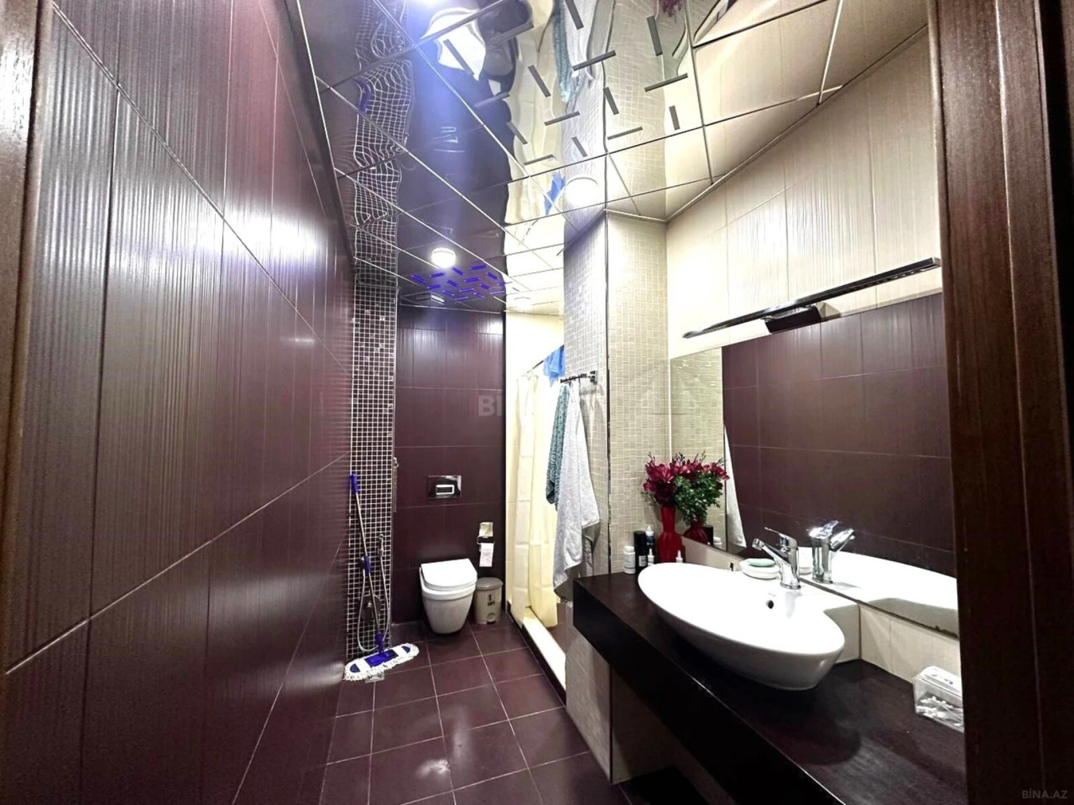 Satılır 2 otaqlı mənzil 106 m²