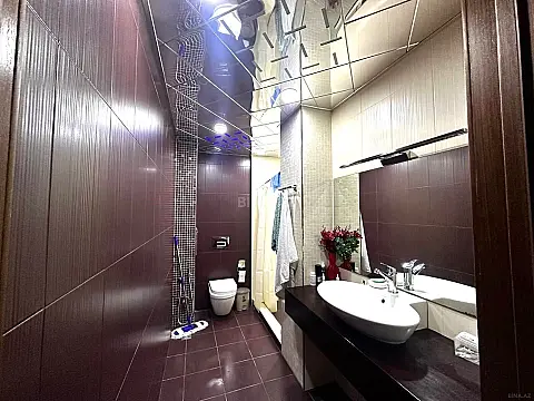 Satılır 2 otaqlı mənzil 106 m²