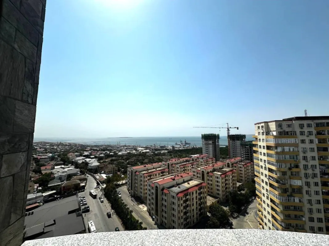 Satılır 2 otaqlı mənzil 106 m²