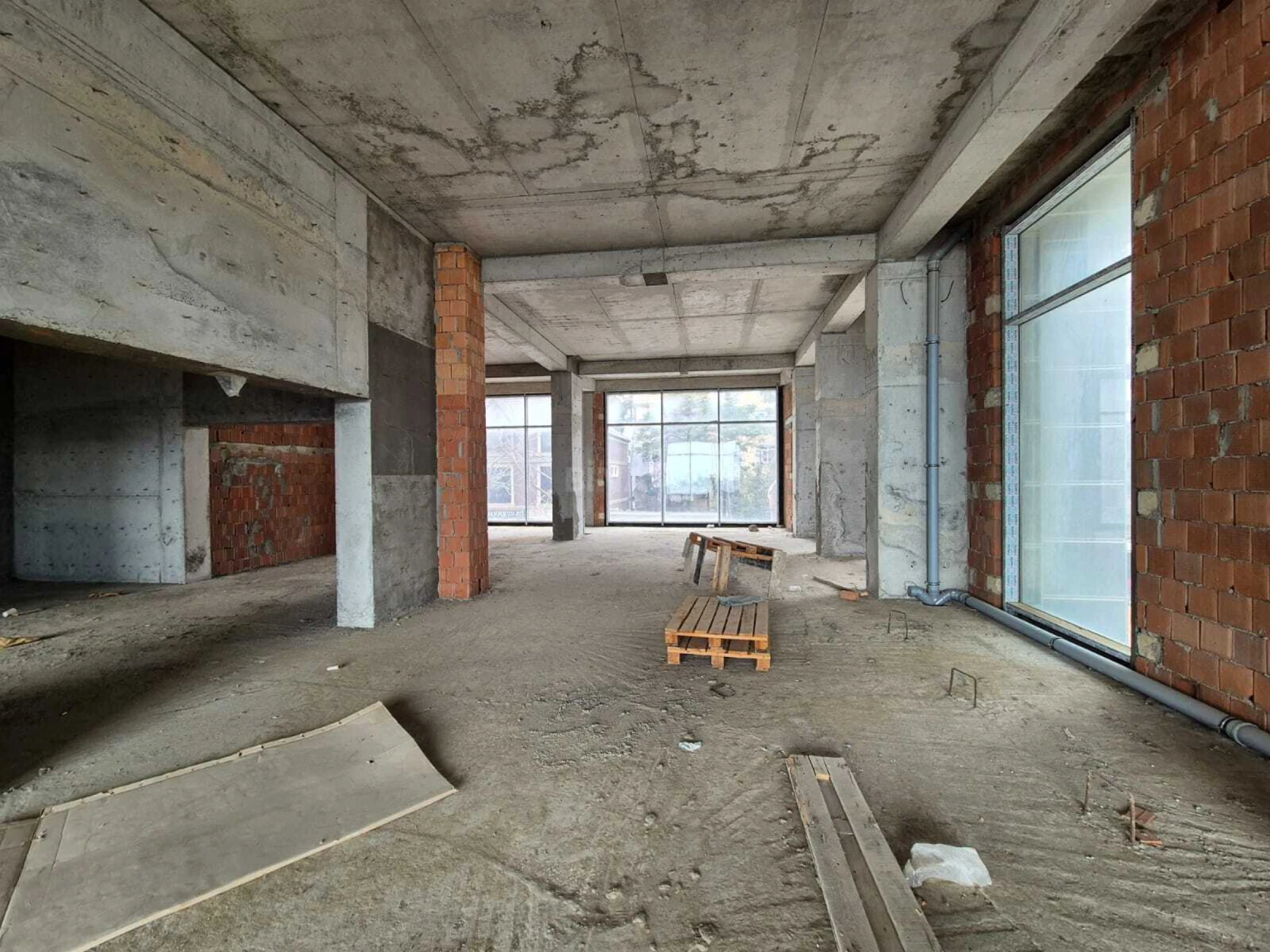 Satılır obyekt 361 m²