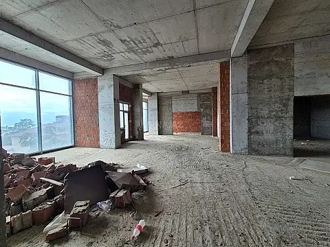 Satılır obyekt 361 m²