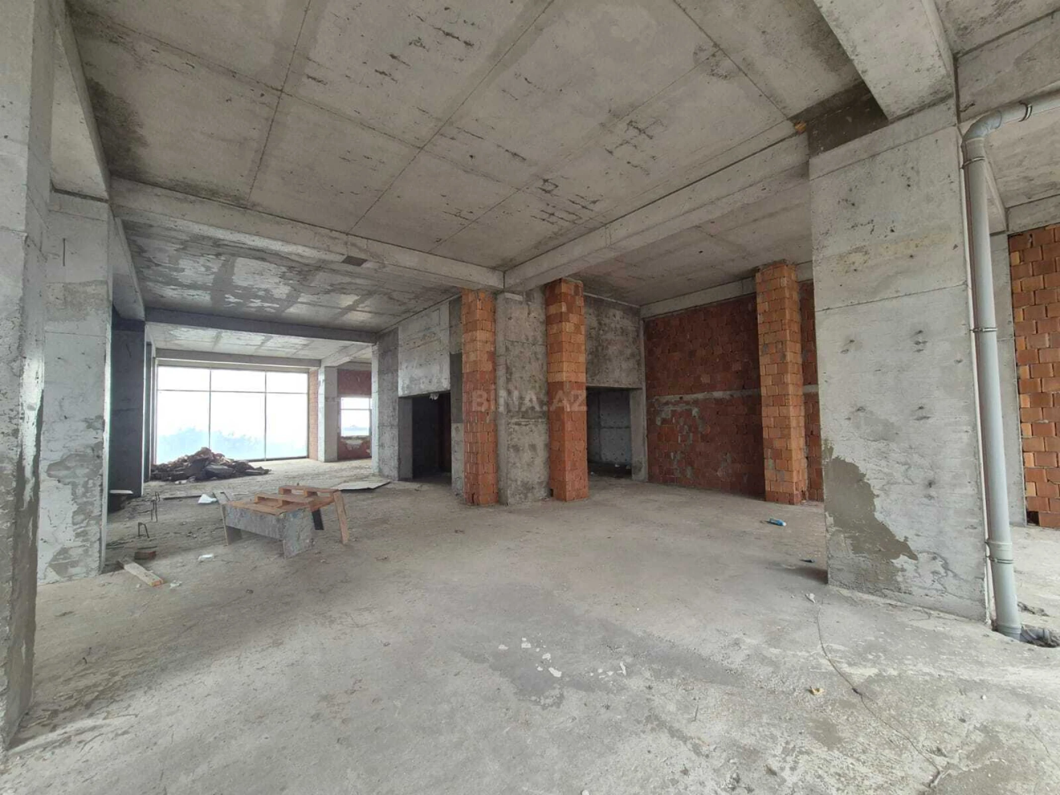 Satılır obyekt 361 m²