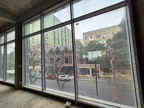 Satılır obyekt 361 m²