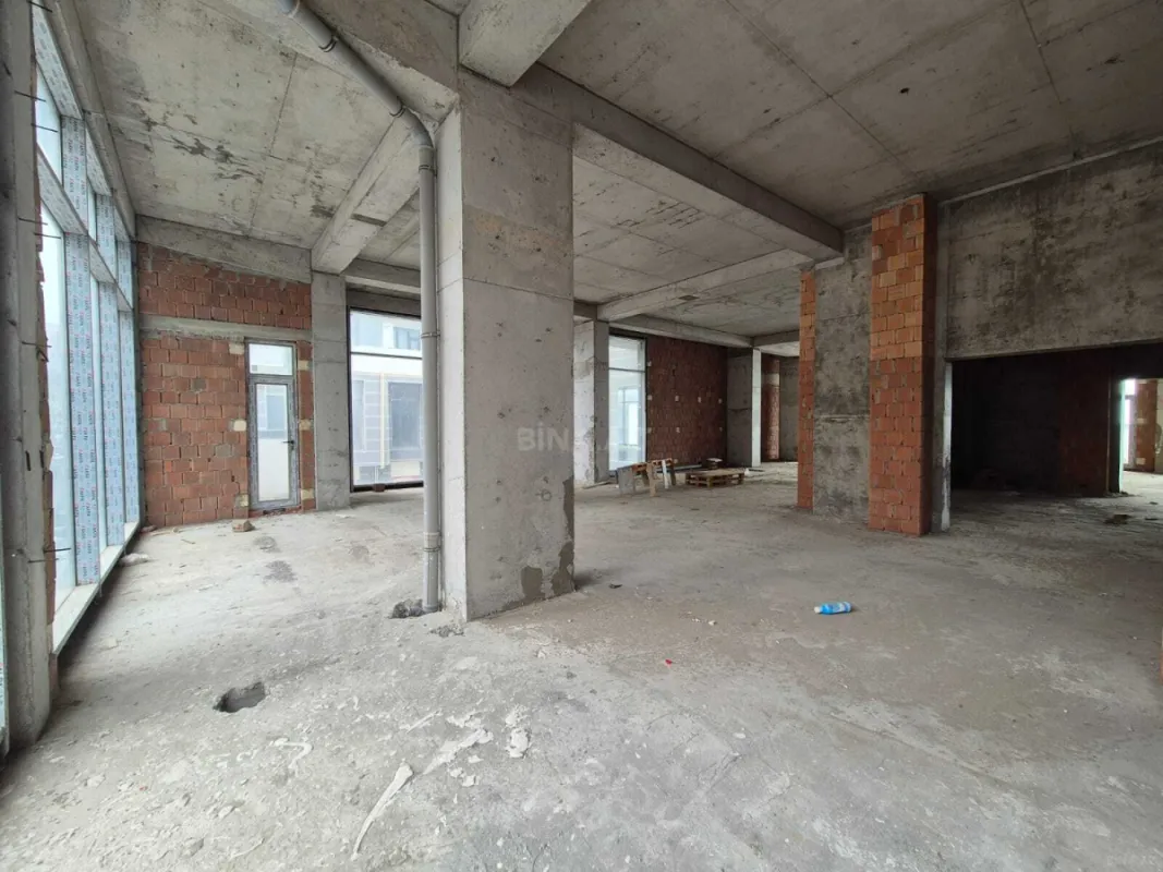 Satılır obyekt 361 m²