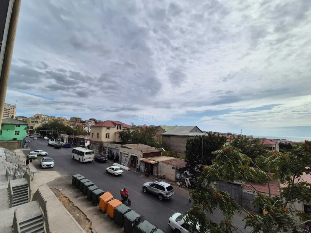 Satılır obyekt 361 m²