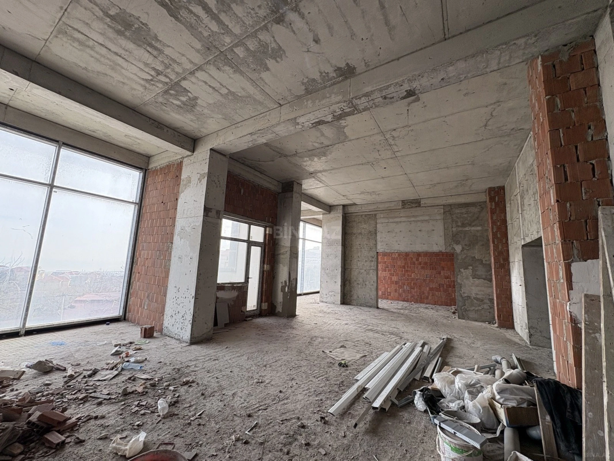 Kirayə verilir obyekt 361 m²