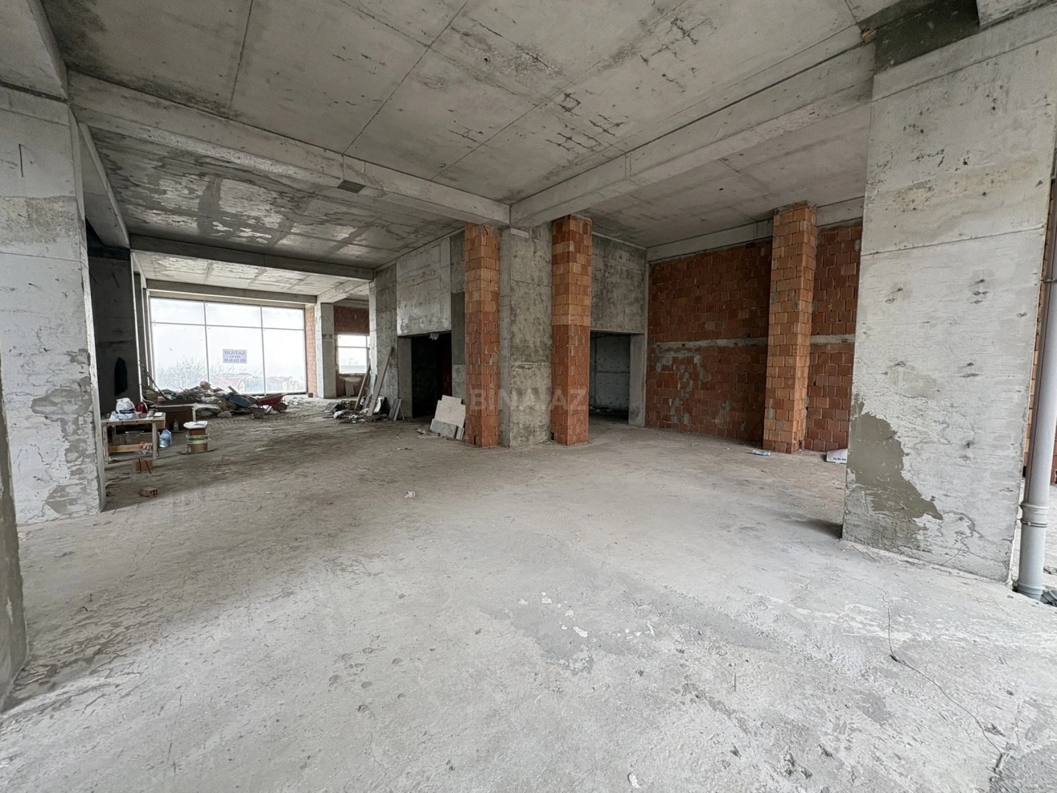 Kirayə verilir obyekt 361 m²