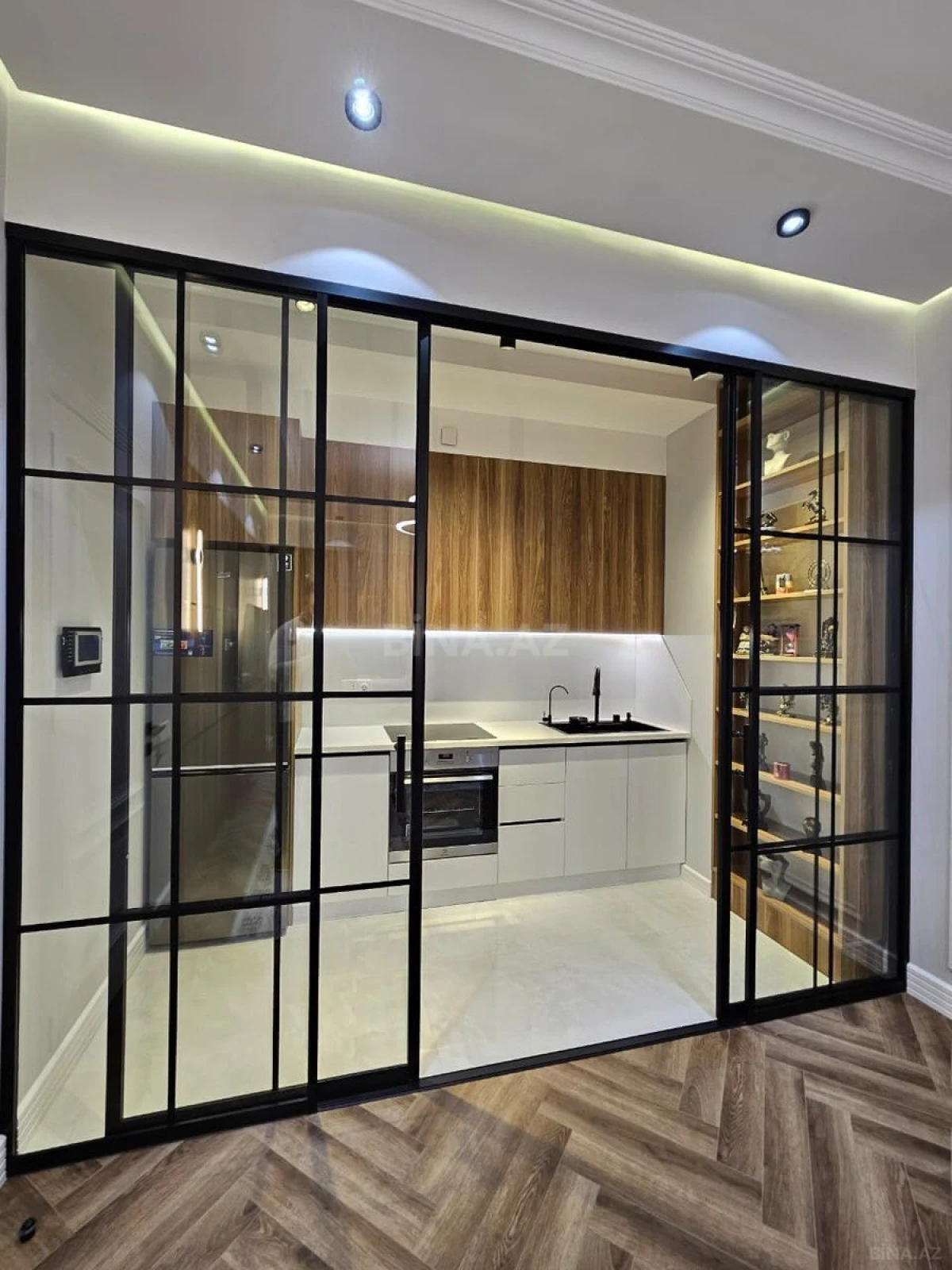 Satılır 2 otaqlı mənzil 67 m²