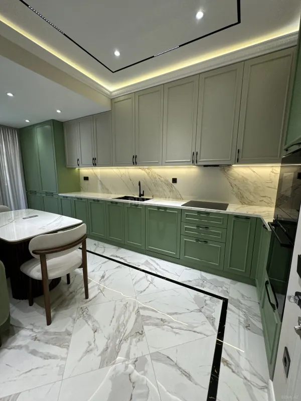 Satılır 4 otaqlı mənzil 170 m²