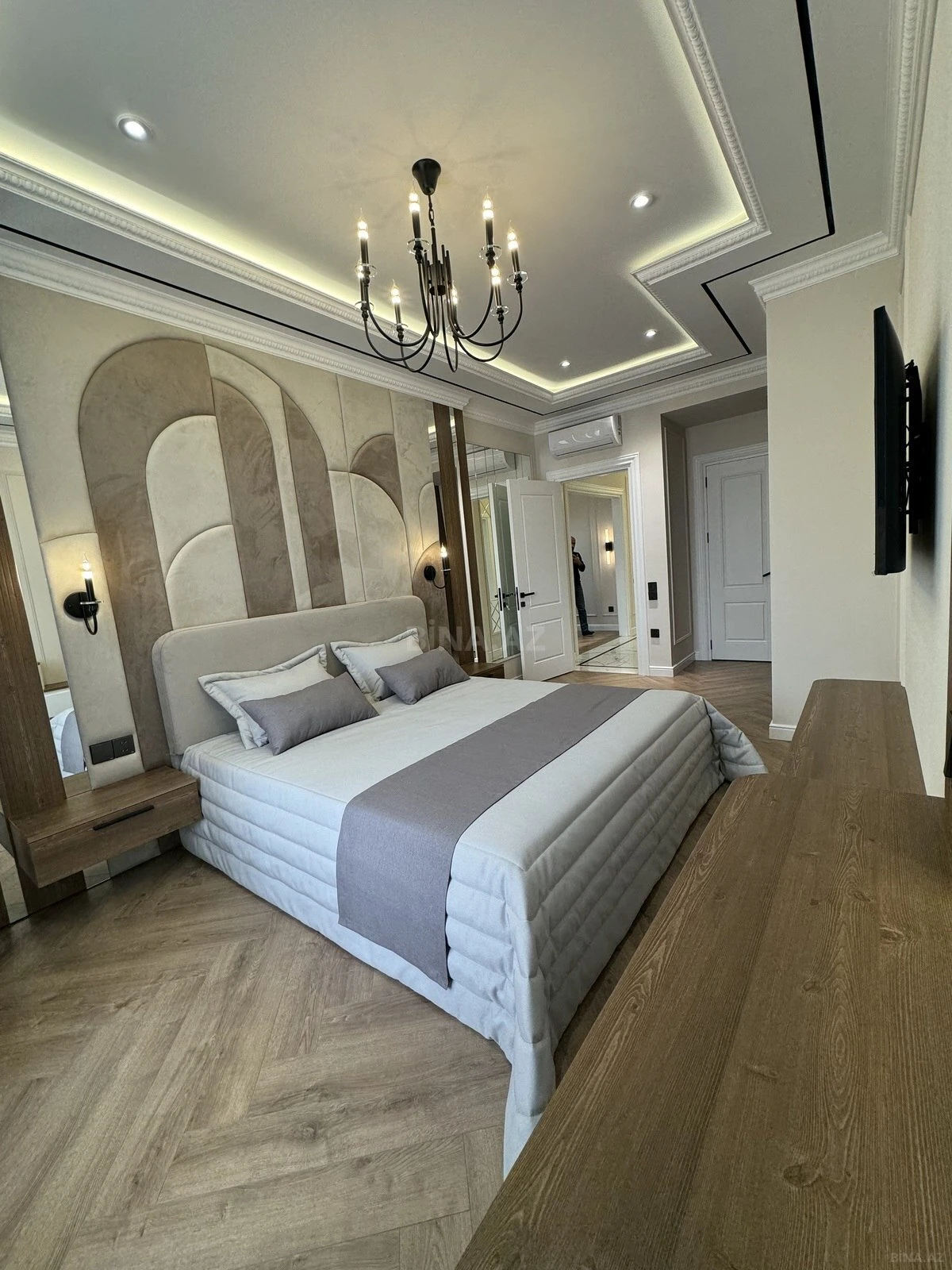 Satılır 4 otaqlı mənzil 170 m²