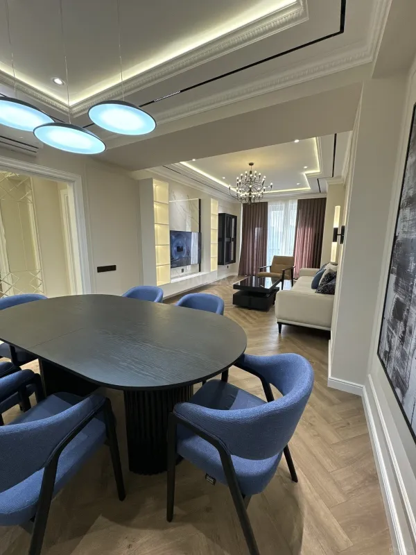 Satılır 4 otaqlı mənzil 170 m²