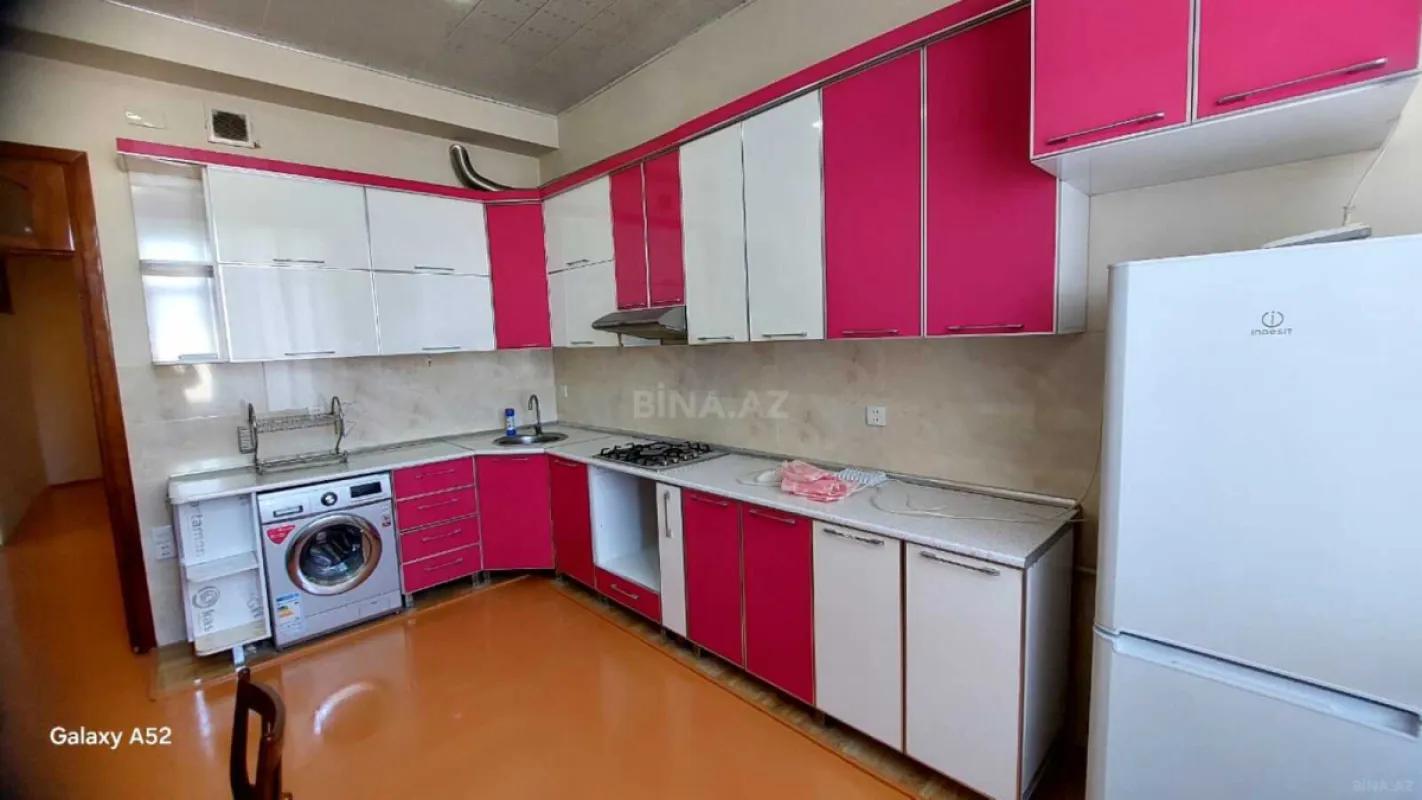 Kirayə verilir 3 otaqlı mənzil 115 m²