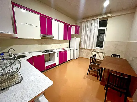 Kirayə verilir 3 otaqlı mənzil 115 m²
