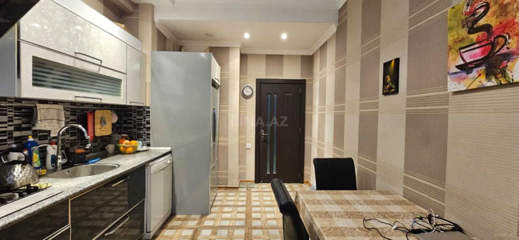 Satılır 3 otaqlı mənzil 125 m²