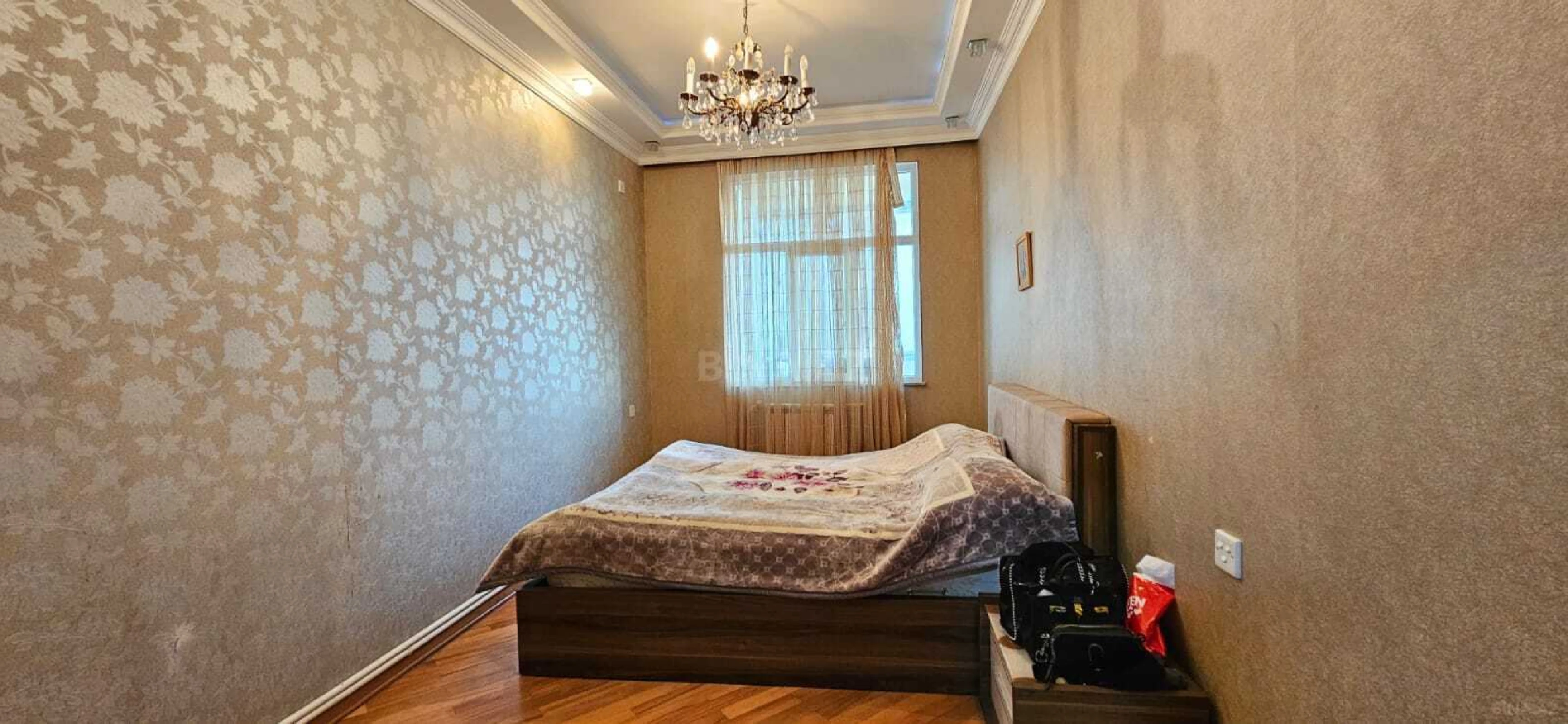 Satılır 3 otaqlı mənzil 125 m²