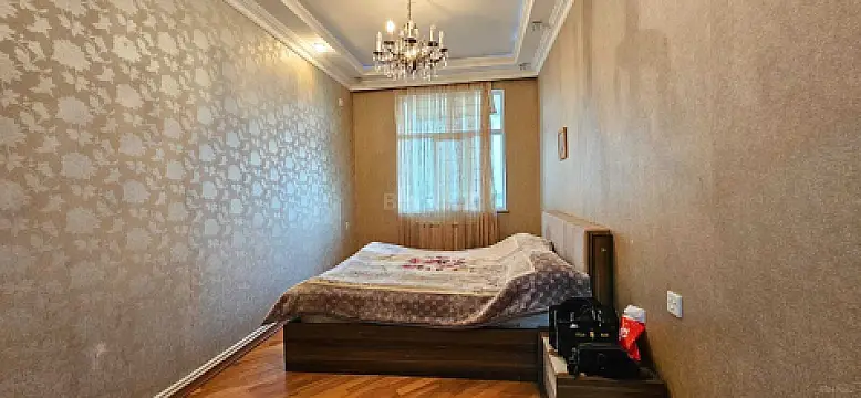 Satılır 3 otaqlı mənzil 125 m²