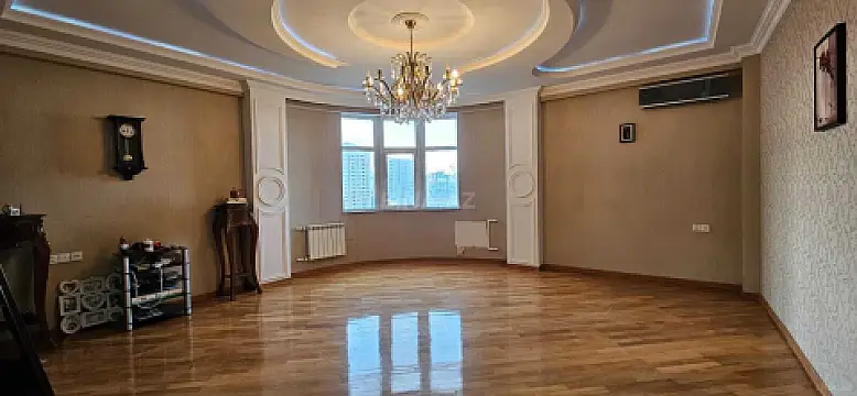 Satılır 3 otaqlı mənzil 125 m² — Bakı, İnşaatçılar 3 otaq 125.00 m²