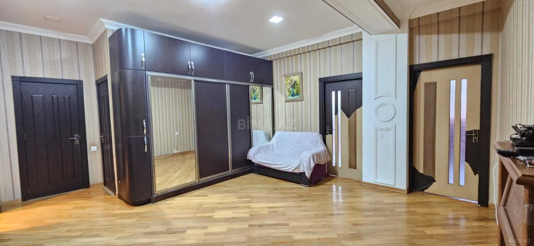 Satılır 3 otaqlı mənzil 125 m²