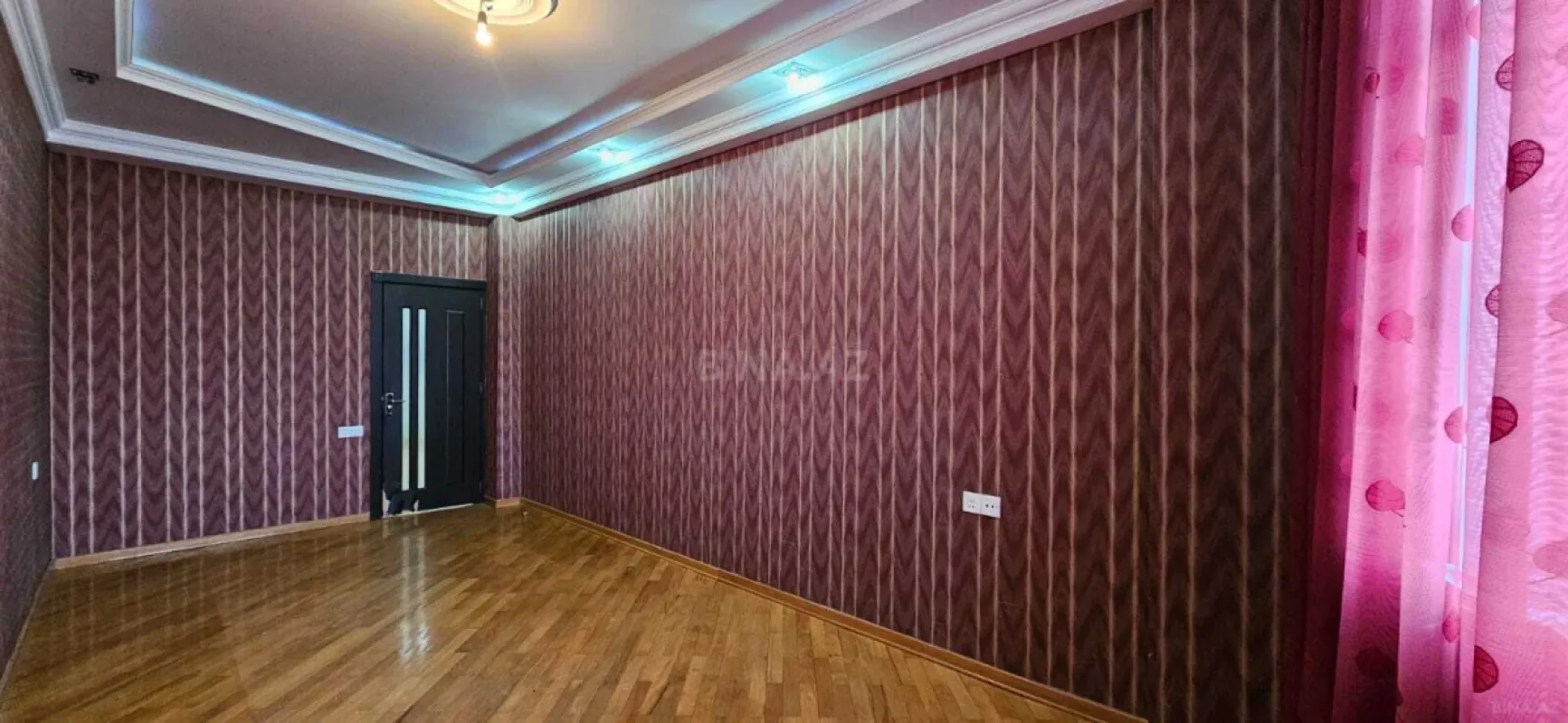 Satılır 3 otaqlı mənzil 125 m²