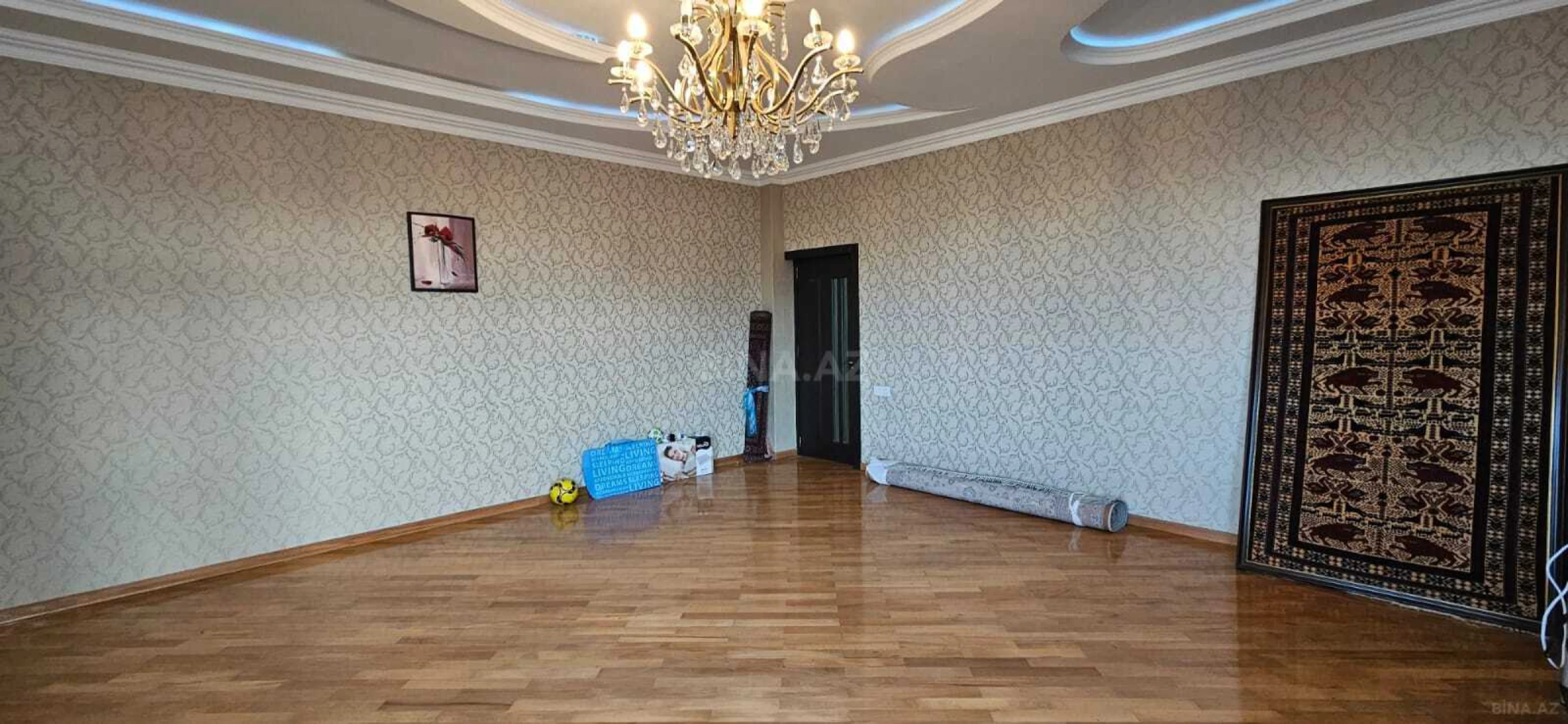 Satılır 3 otaqlı mənzil 125 m²