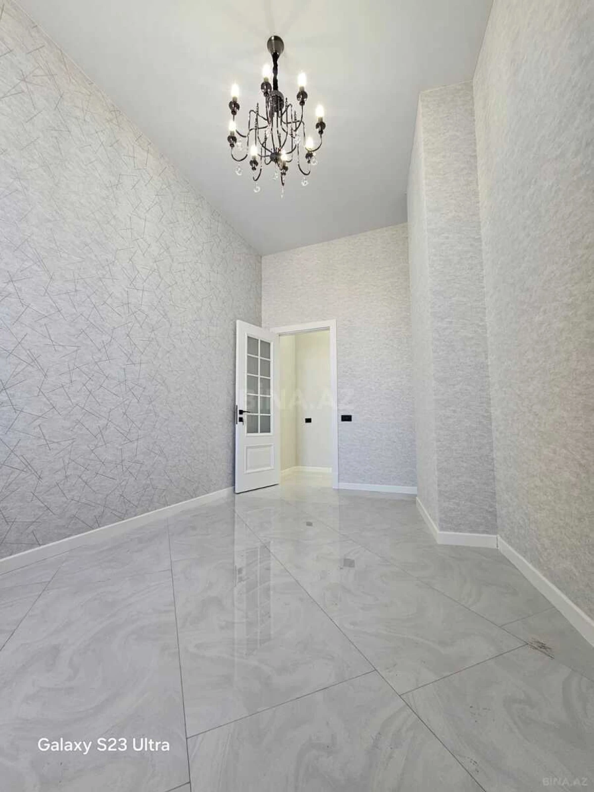 Satılır 3 otaqlı mənzil 105 m²