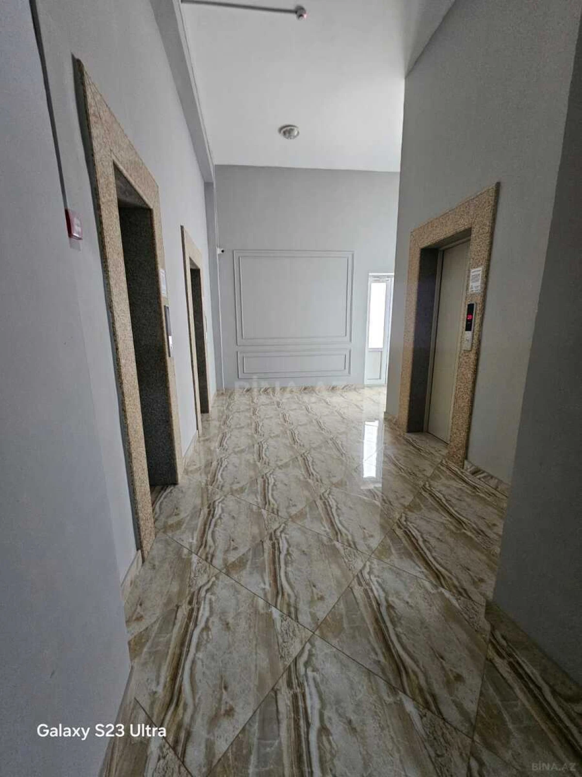 Satılır 3 otaqlı mənzil 105 m²