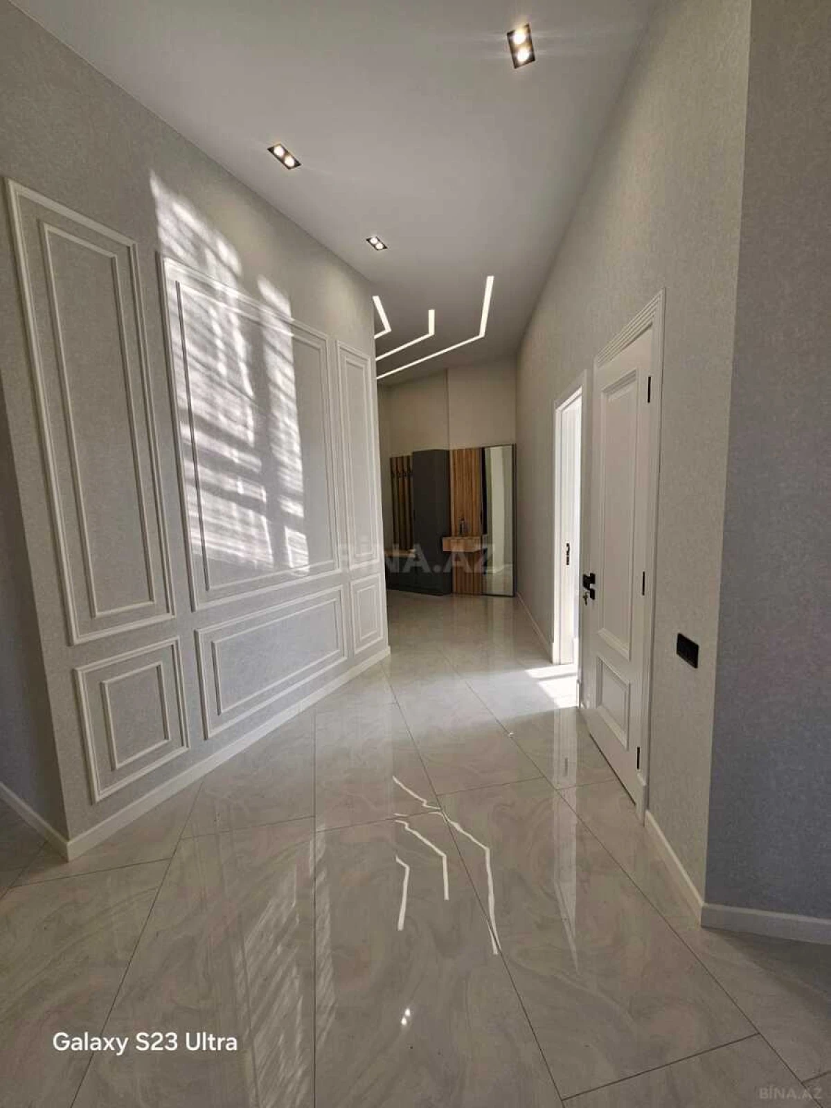 Satılır 3 otaqlı mənzil 105 m²