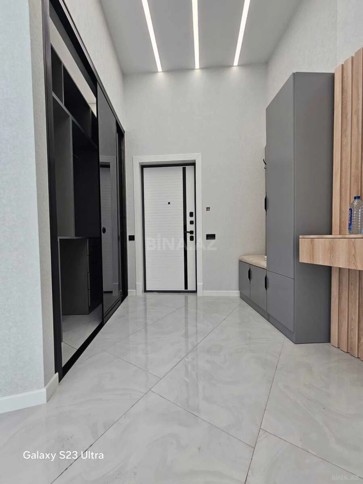 Satılır 3 otaqlı mənzil 105 m²