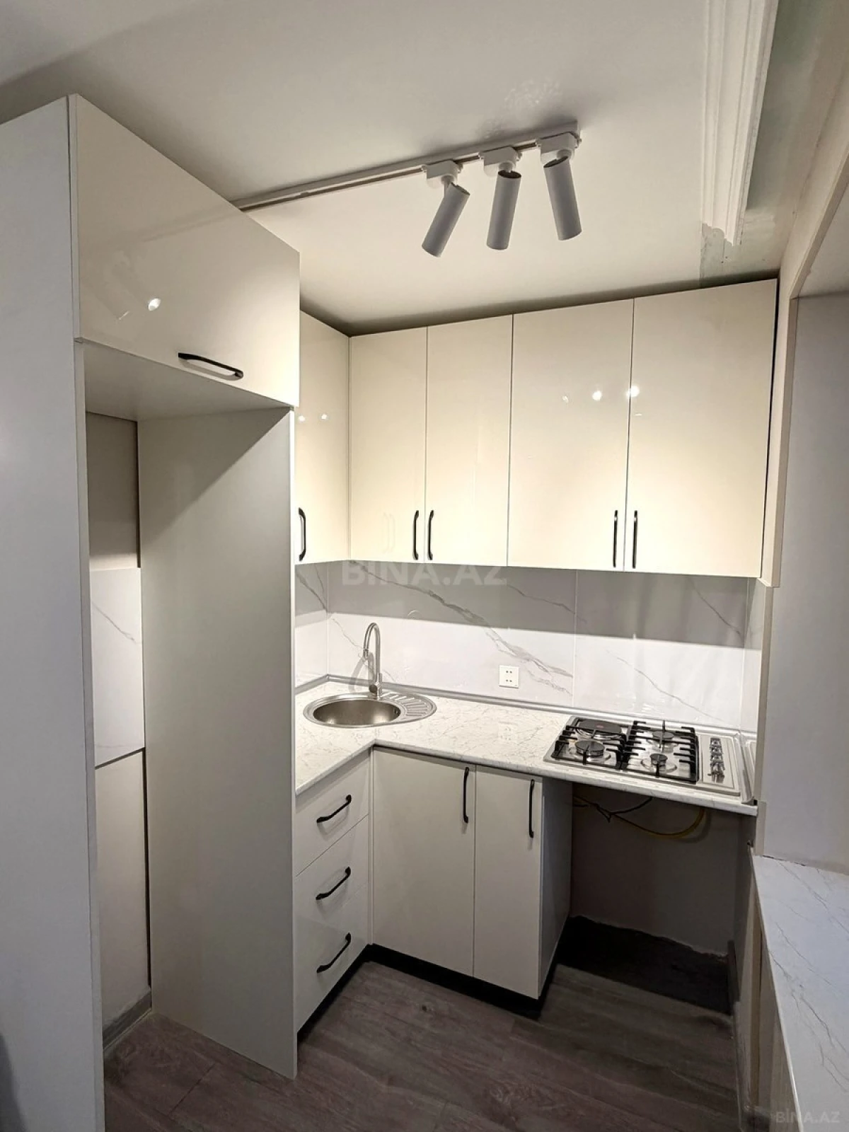 Satılır 1 otaqlı mənzil 40 m²