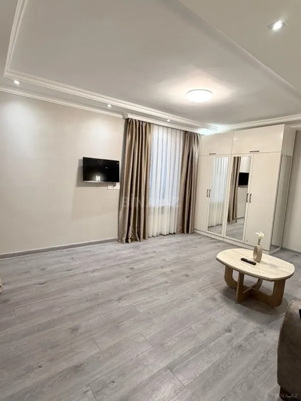Satılır 1 otaqlı mənzil 40 m²