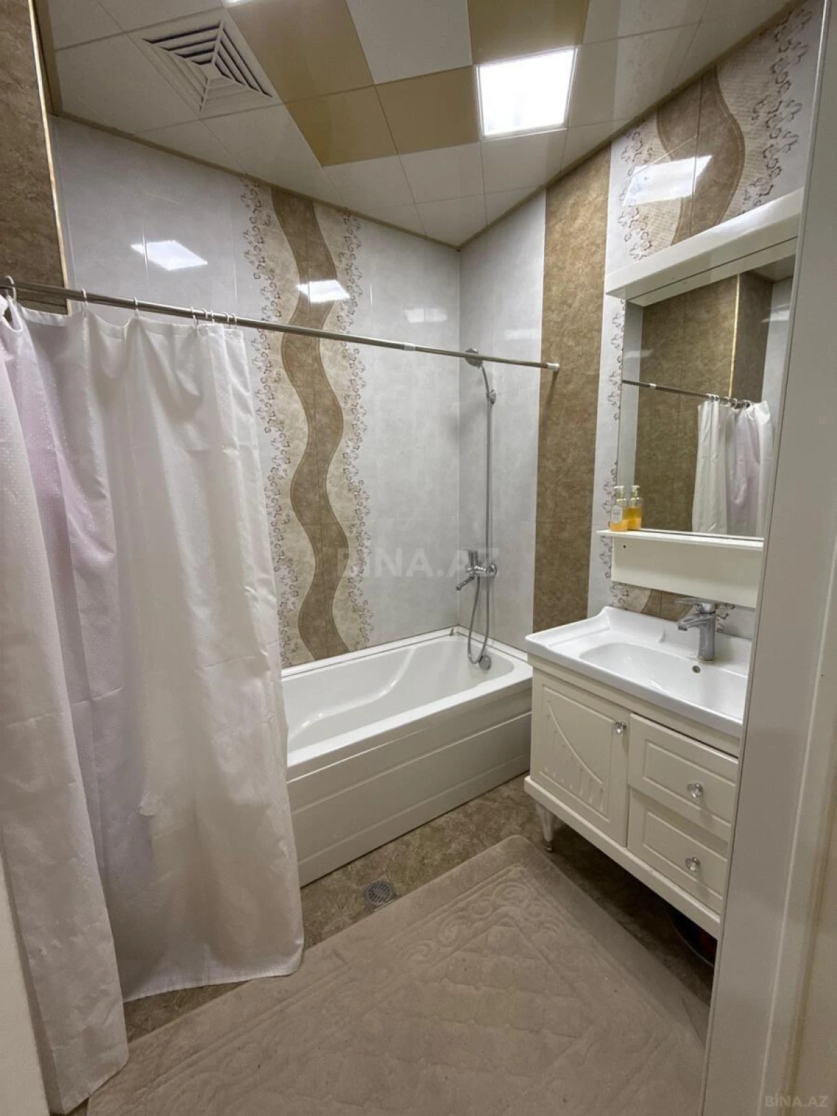 Satılır 2 otaqlı mənzil 95 m²