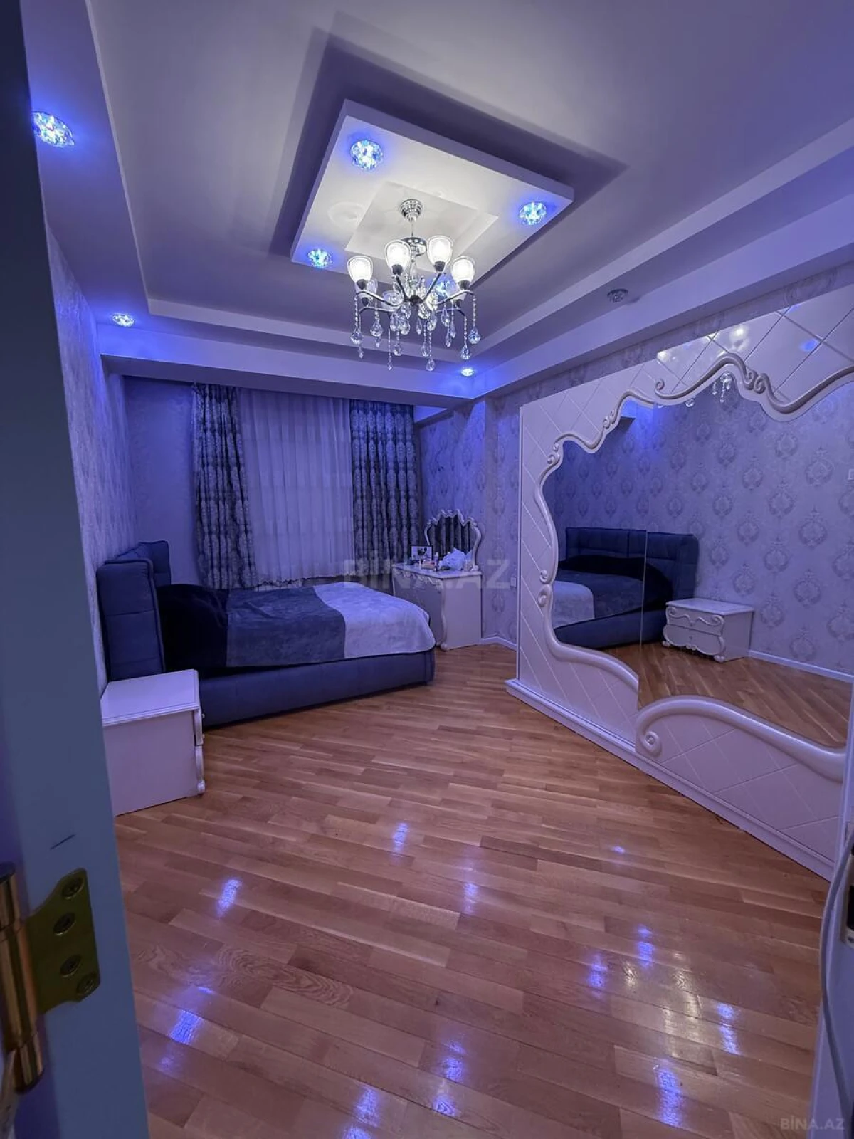Satılır 2 otaqlı mənzil 95 m²