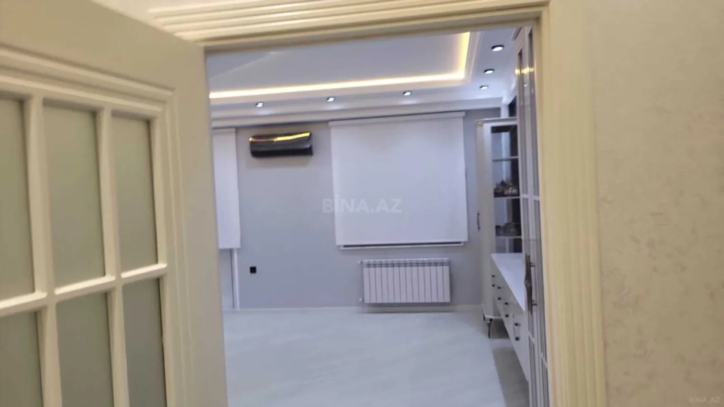 Satılır 3 otaqlı mənzil 155 m²
