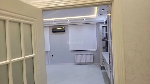 Satılır 3 otaqlı mənzil 155 m²