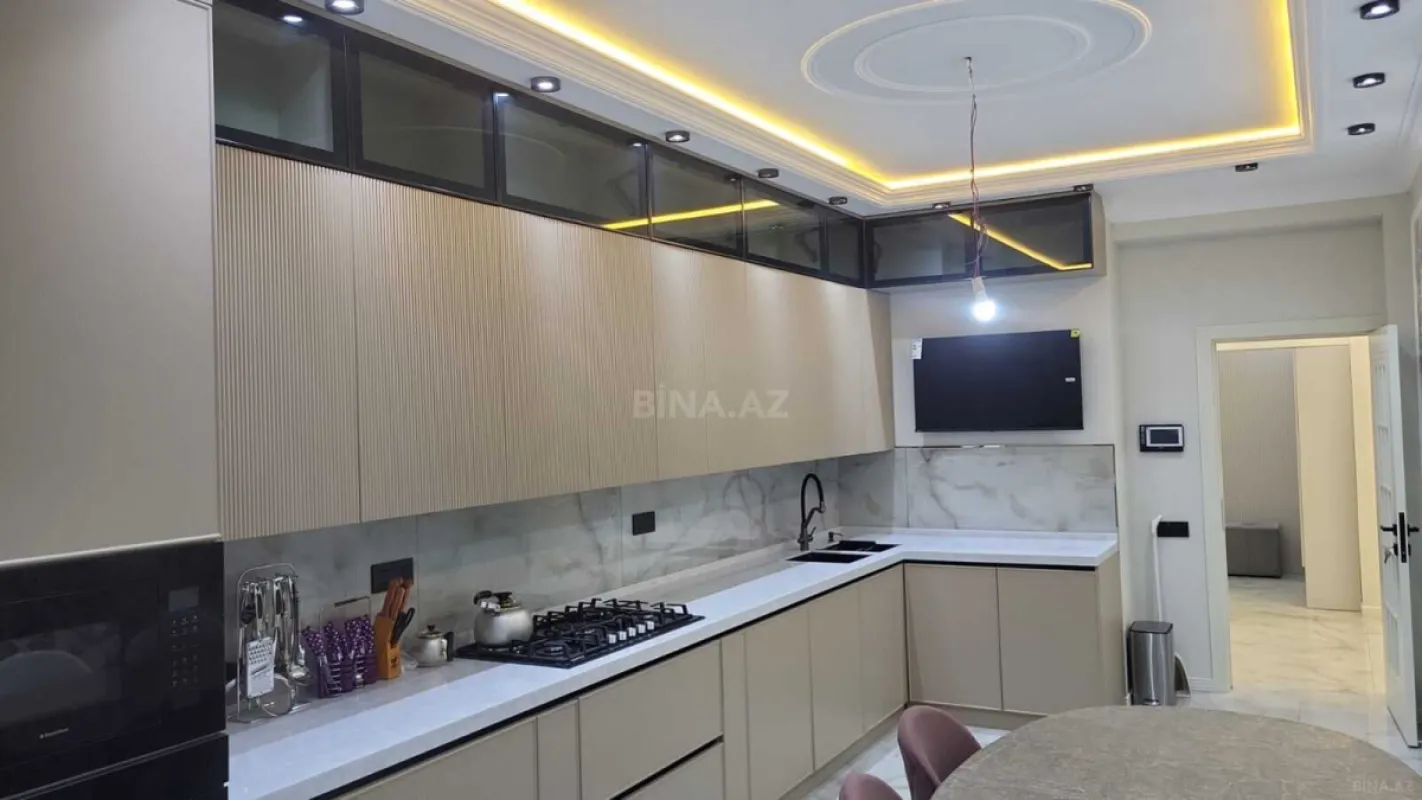Satılır 3 otaqlı mənzil 155 m²