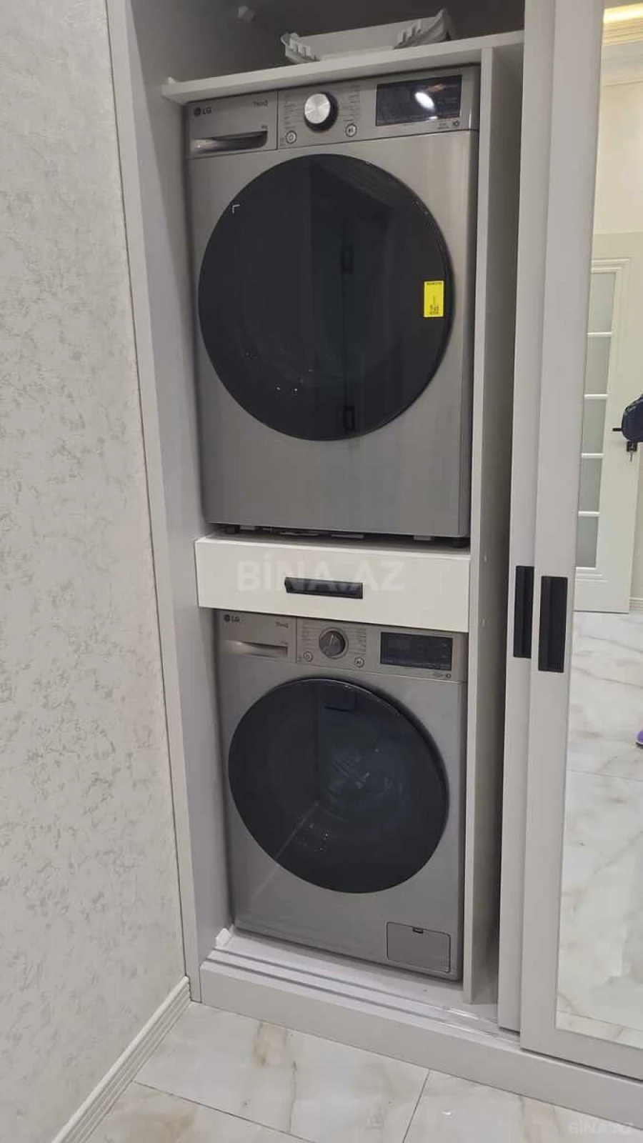 Satılır 3 otaqlı mənzil 155 m²