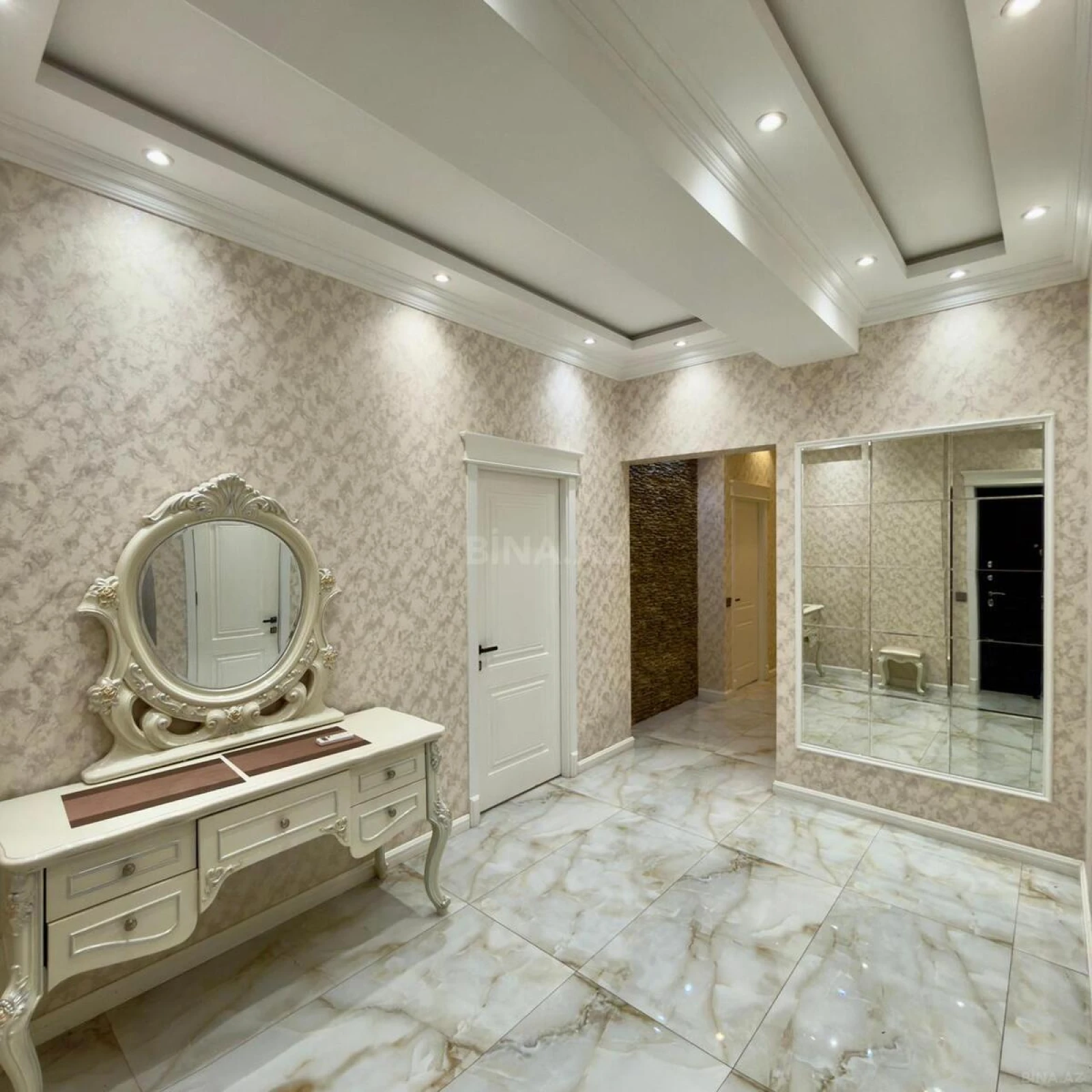 Satılır 3 otaqlı mənzil 117 m²