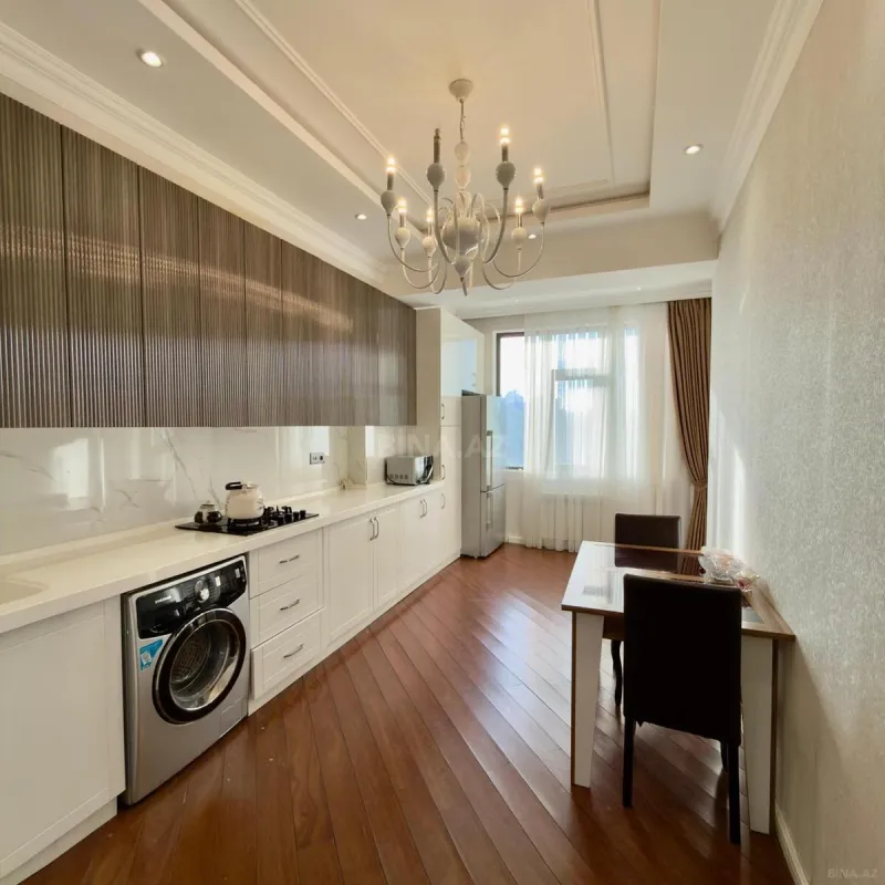 Satılır 3 otaqlı mənzil 117 m²