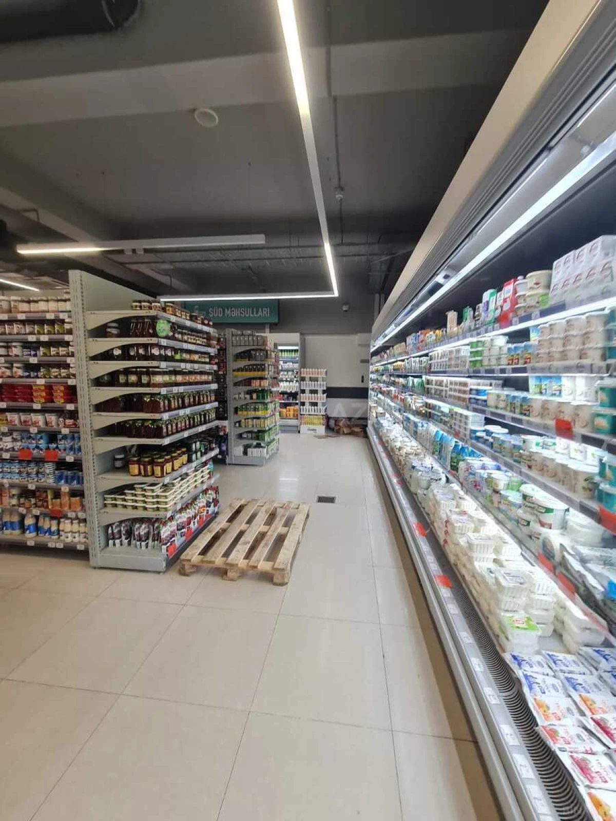 Satılır obyekt 1800 m²