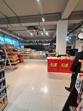 Satılır obyekt 1800 m²