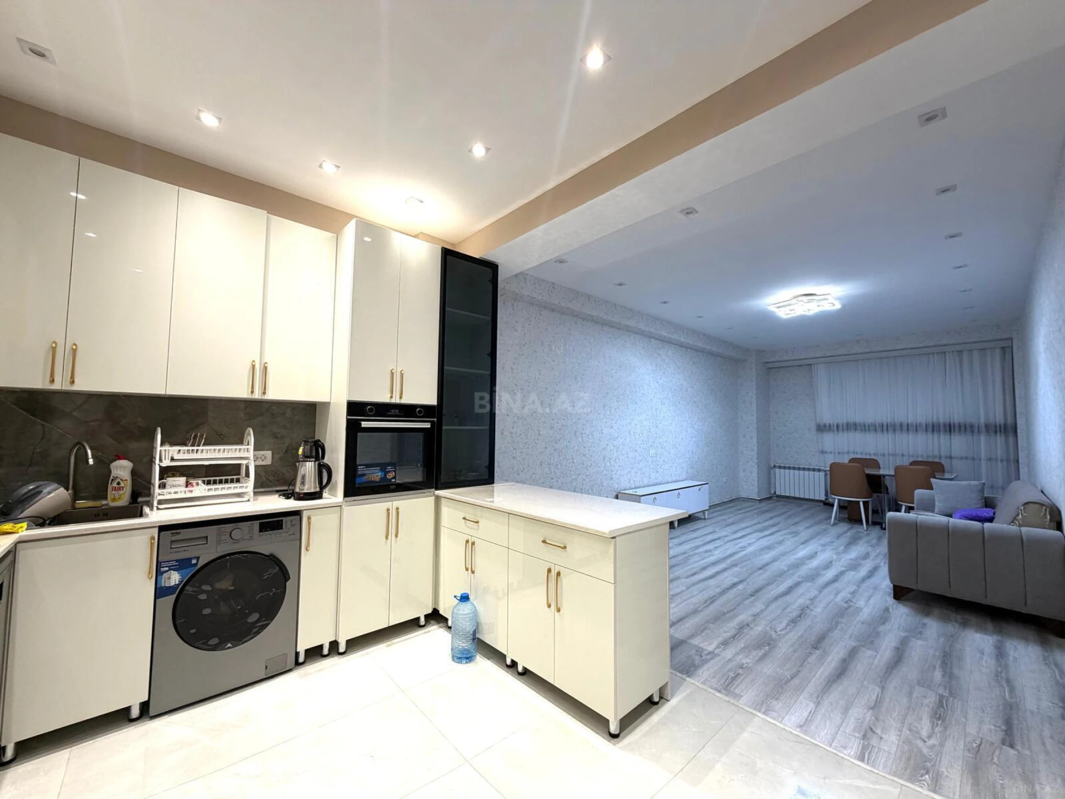 Kirayə verilir 2 otaqlı mənzil 80 m²