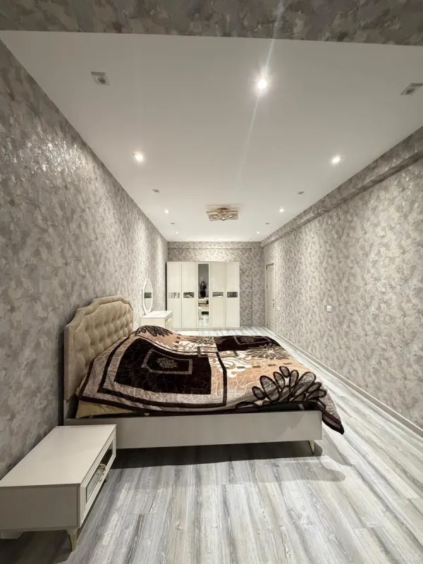 Kirayə verilir 2 otaqlı mənzil 80 m²