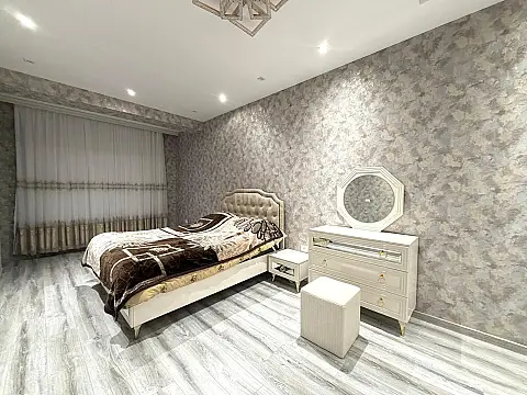 Kirayə verilir 2 otaqlı mənzil 80 m²